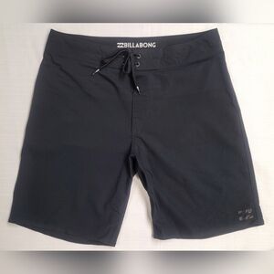 Billabong Tribong Airlite Men's Size 30 Black Striped Board Shorts